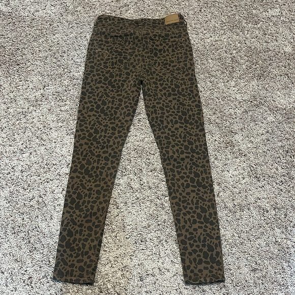 American Eagle Next Level Stretch Super Hi-Rise Jegging  Womens Jeans Size 4 - Picture 4 of 8